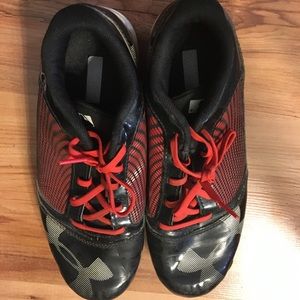 Under Armour black baseball cleats Size 6